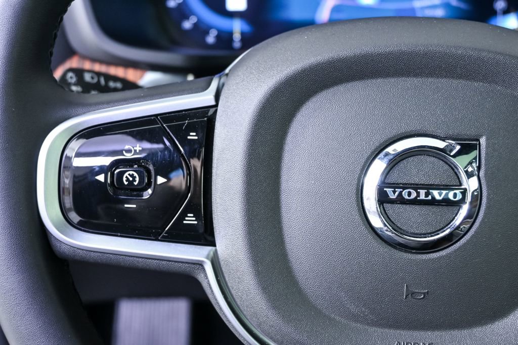 Certified 2025 Volvo V60 B5 Cross Country Plus image 11