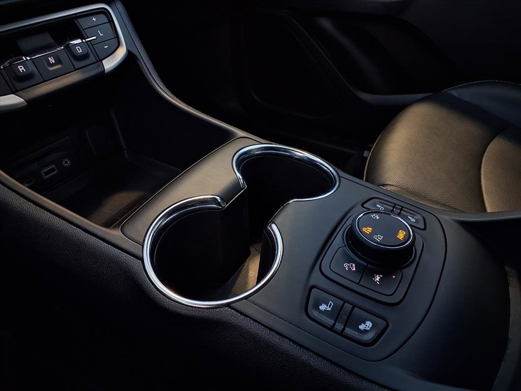 Used 2024 GMC Terrain SLT image 21