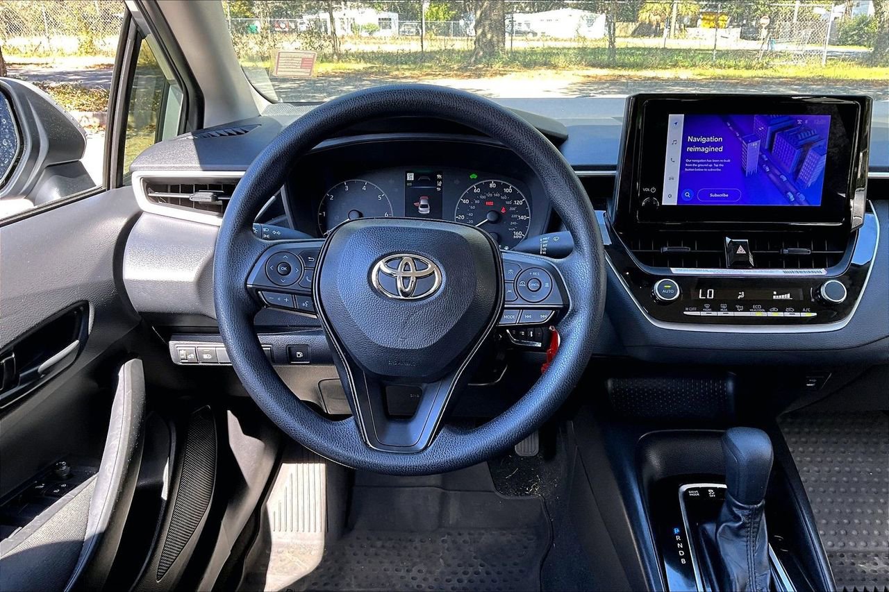 Used 2025 Toyota Corolla LE image 8