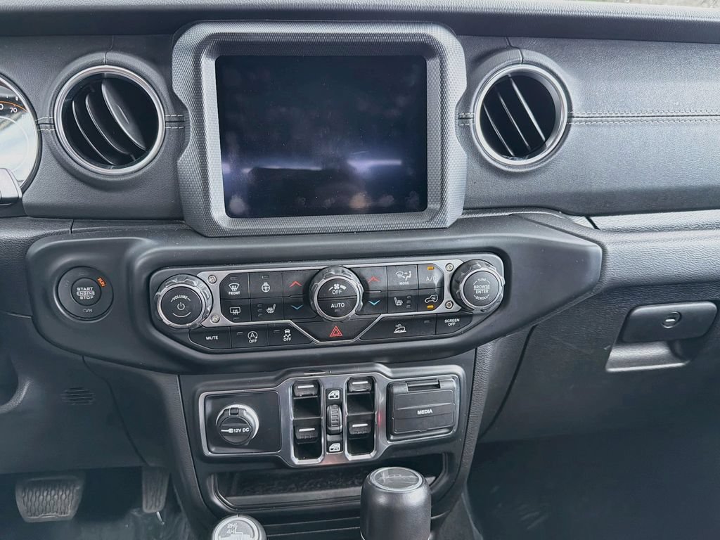 Used 2022 Jeep Gladiator Overland w/ Popular Equipment Package AWD/4WD image 25