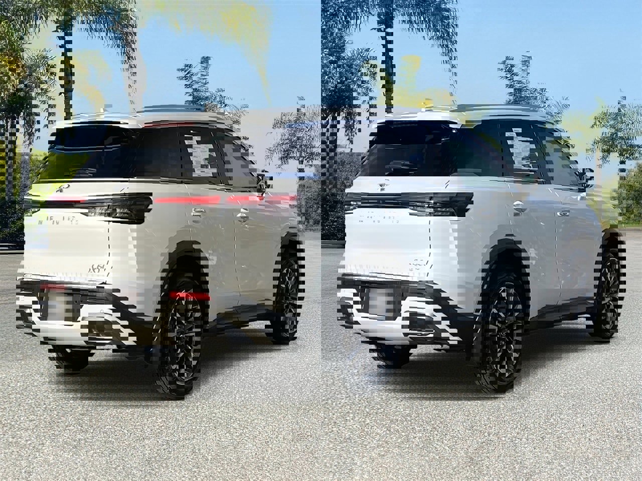 Certified 2022 INFINITI QX60 Luxe w/ Performance Audio Package image 4