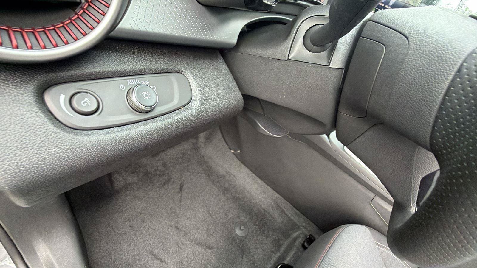 New 2026 Chevrolet Trax RS w/ Sunroof Package FWD image 20