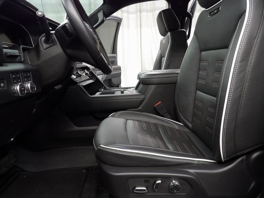 Used 2025 GMC Sierra 2500 AT4X image 9