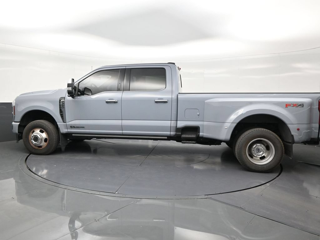 Used 2024 Ford F350 Platinum AWD/4WD image 2