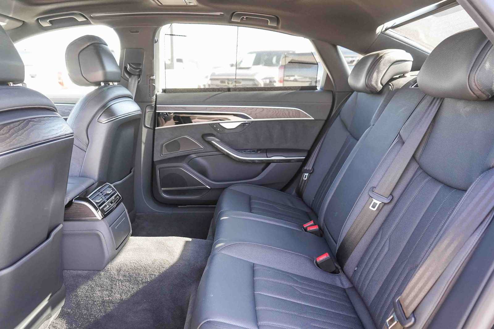 Used 2025 Audi A8 L 3.0T AWD/4WD image 26
