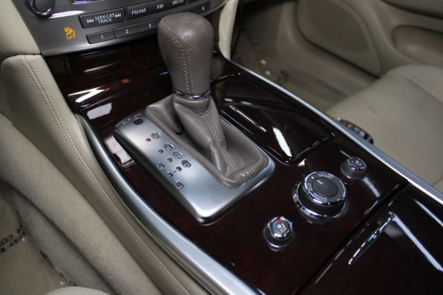 Used 2012 INFINITI M56 RWD image 15