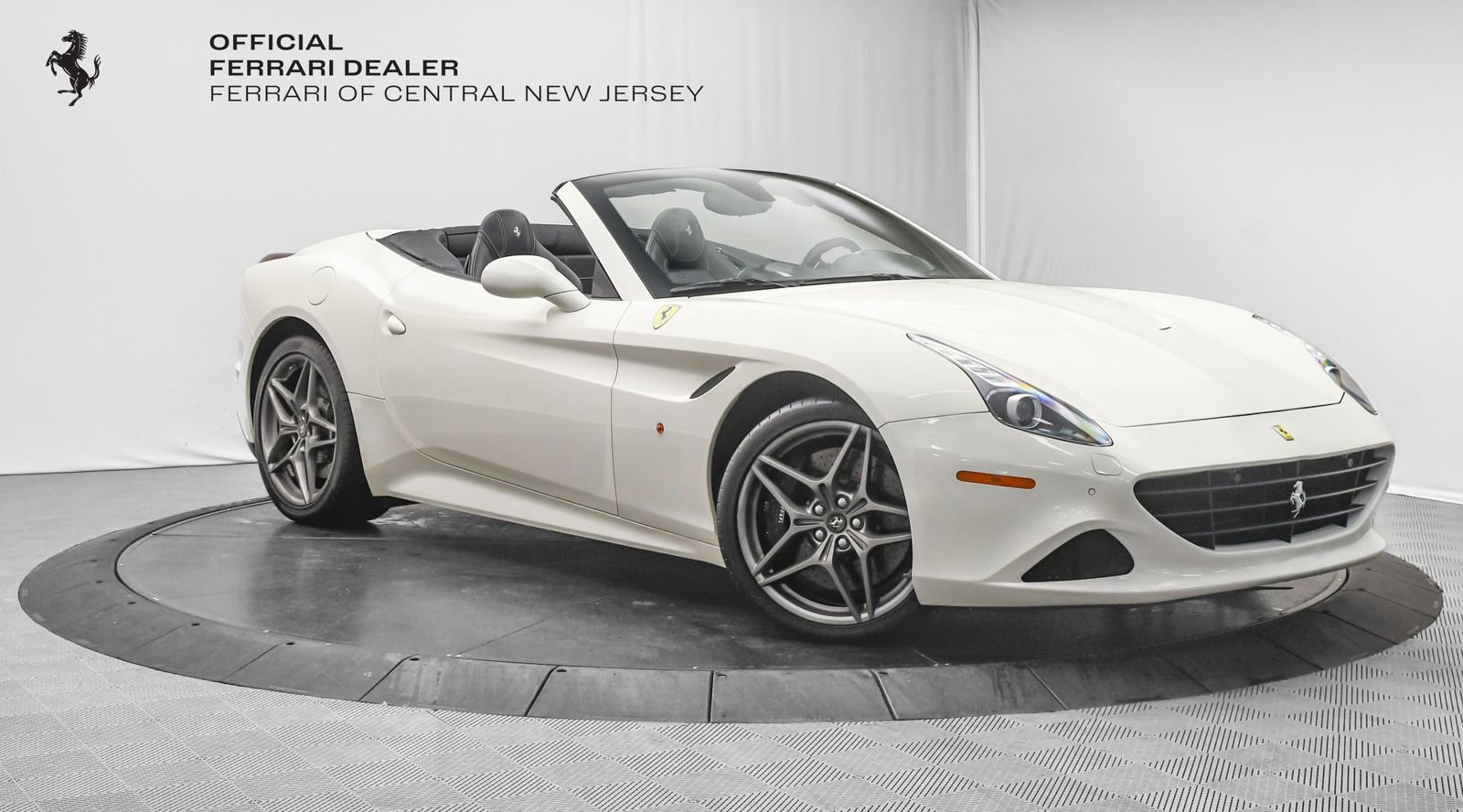 Used 2016 Ferrari California T image 1