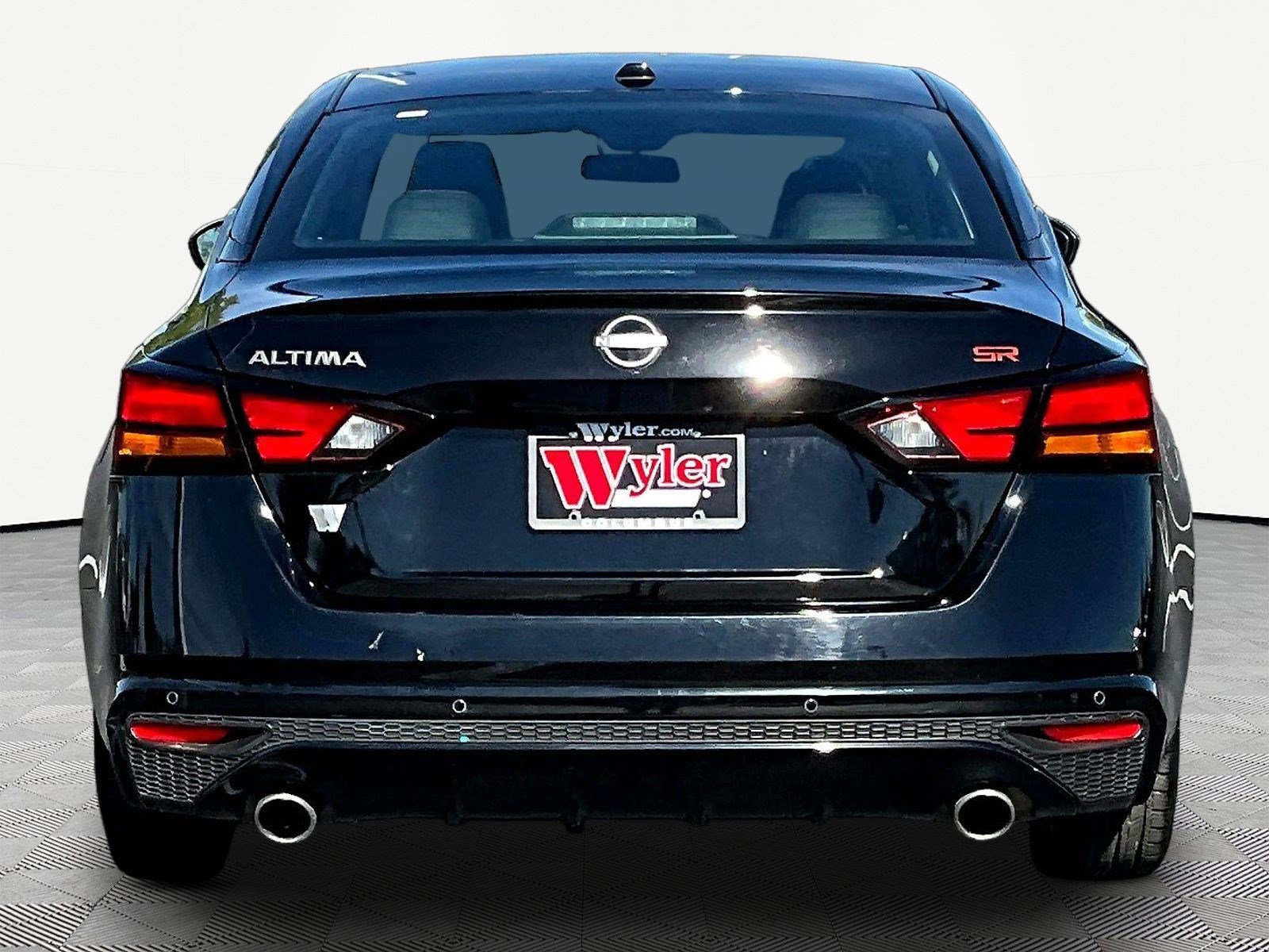 Used 2024 Nissan Altima 2.5 SR FWD image 5