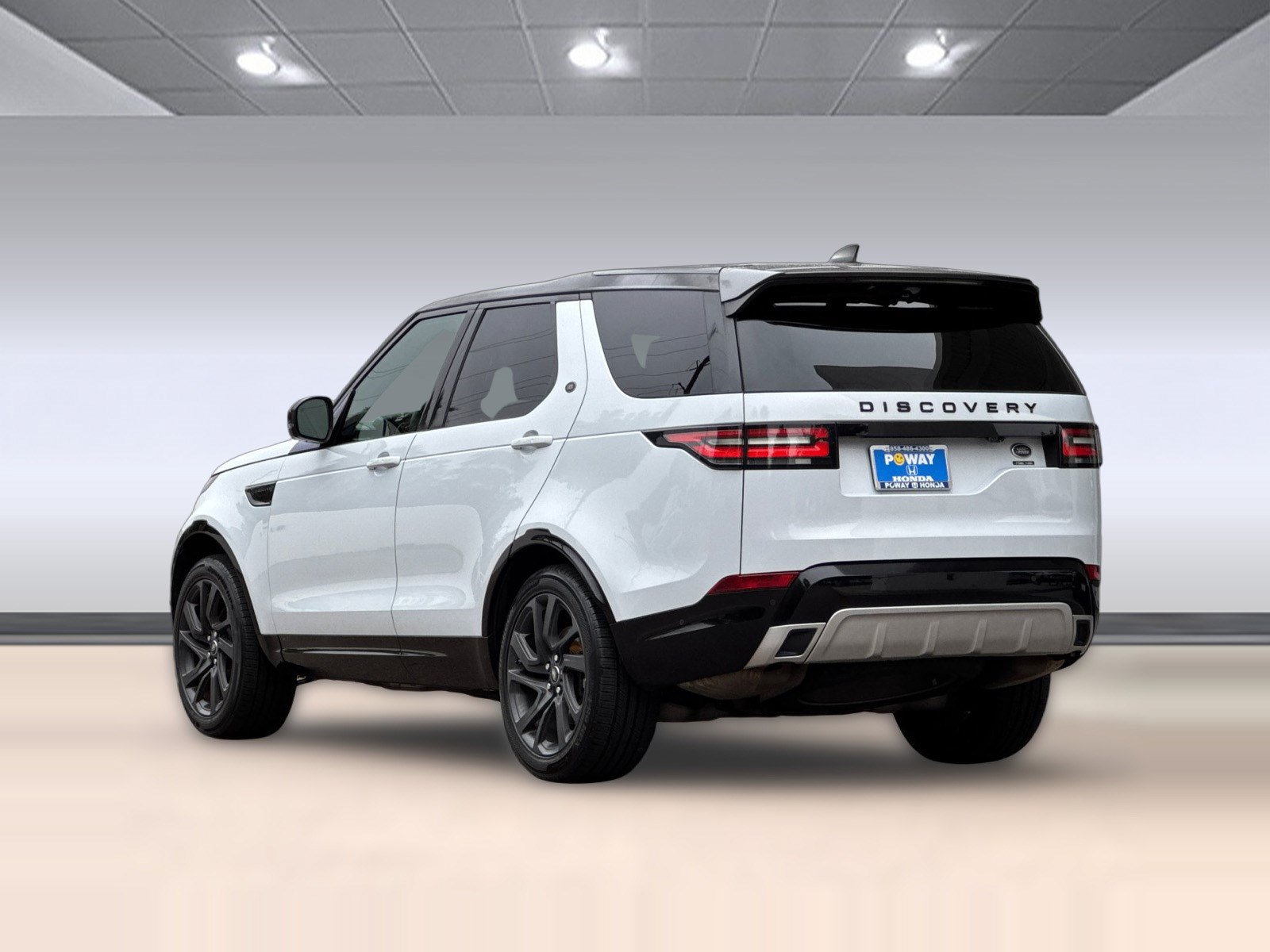 Used 2017 Land Rover Discovery HSE Luxury AWD/4WD image 3