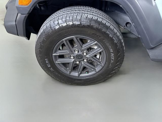 Used 2024 Jeep Wrangler Sport S image 29
