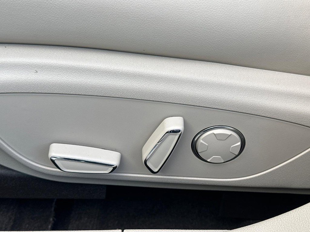 Used 2020 Lincoln MKZ Reserve w/ Elements Package image 20