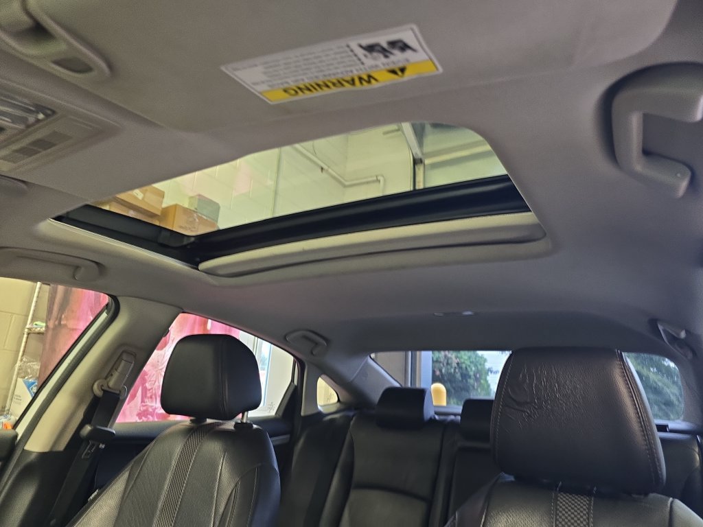 Used 2019 Honda Civic Touring image 29