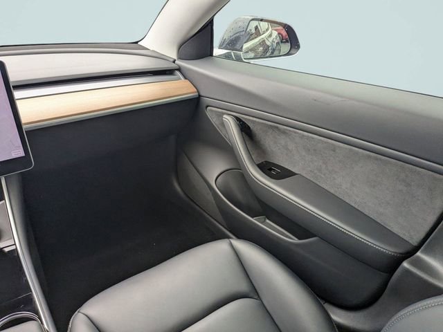 Used 2018 Tesla Model 3 Long Range image 16