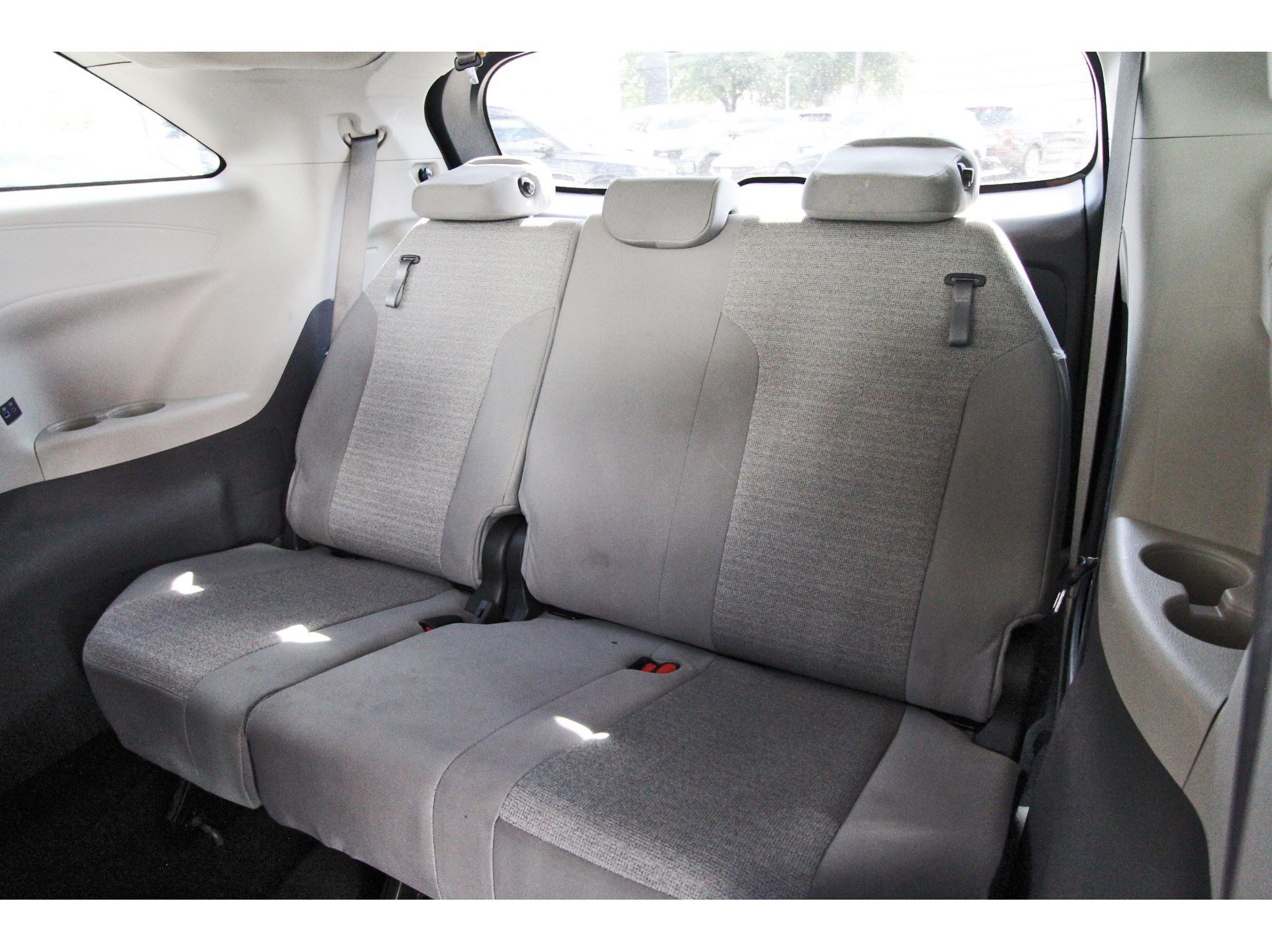 Used 2022 Toyota Sienna LE FWD image 11
