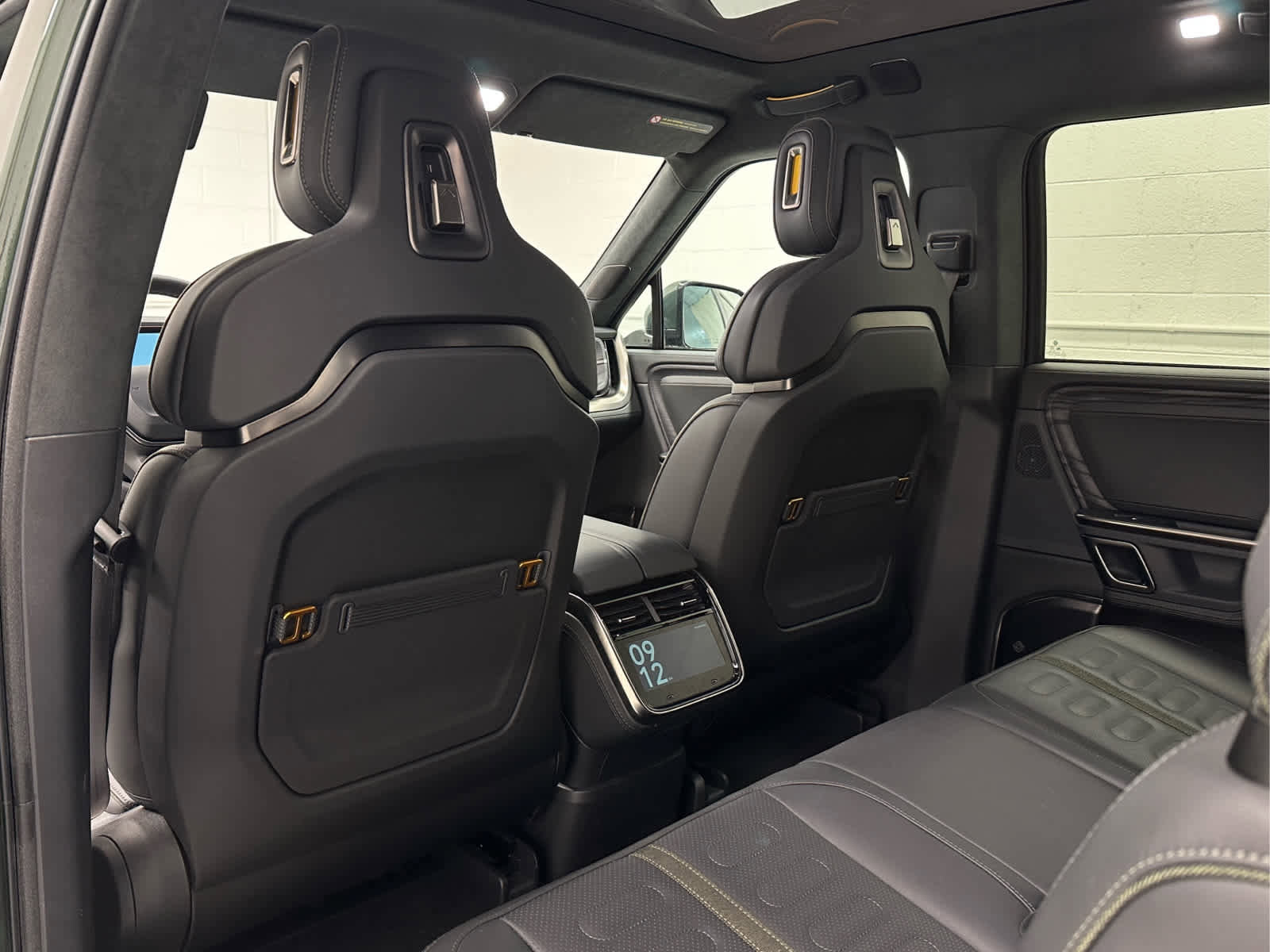 Used 2024 Rivian R1S Adventure image 14