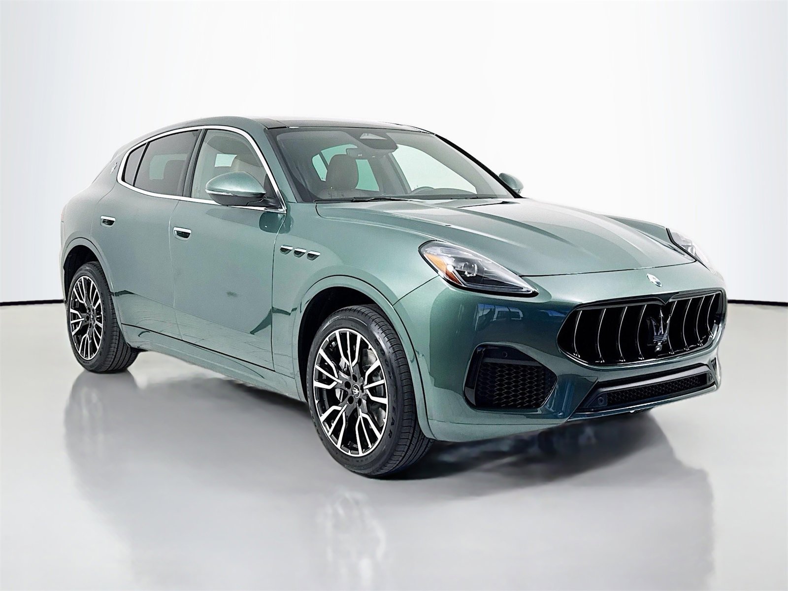 New 2025 Maserati Grecale GT