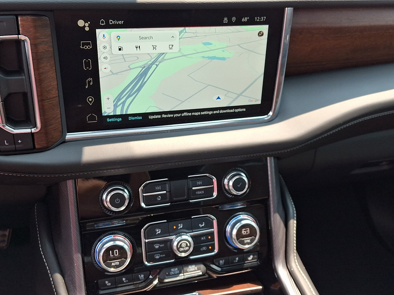Used 2023 GMC Yukon Denali Ultimate AWD/4WD image 16