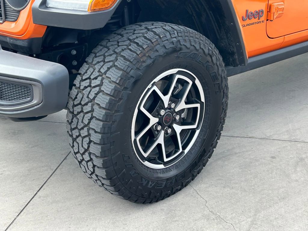 Used 2025 Jeep Gladiator Rubicon w/ Convenience Group image 9