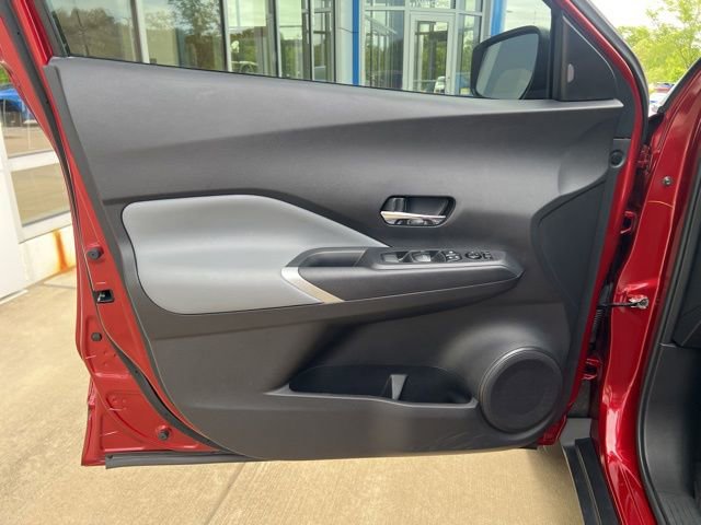 Used 2023 Nissan Kicks SR w/ SR Premium Package FWD image 14