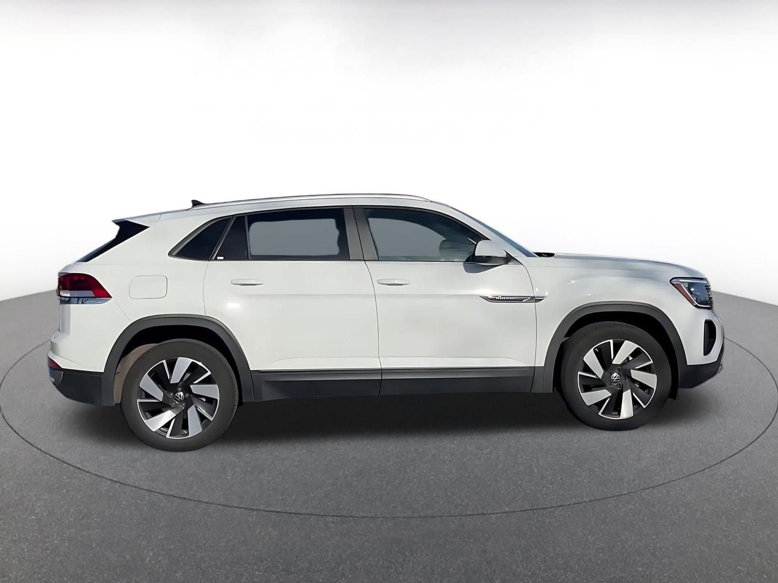 Used 2024 Volkswagen Atlas Cross Sport SE image 16