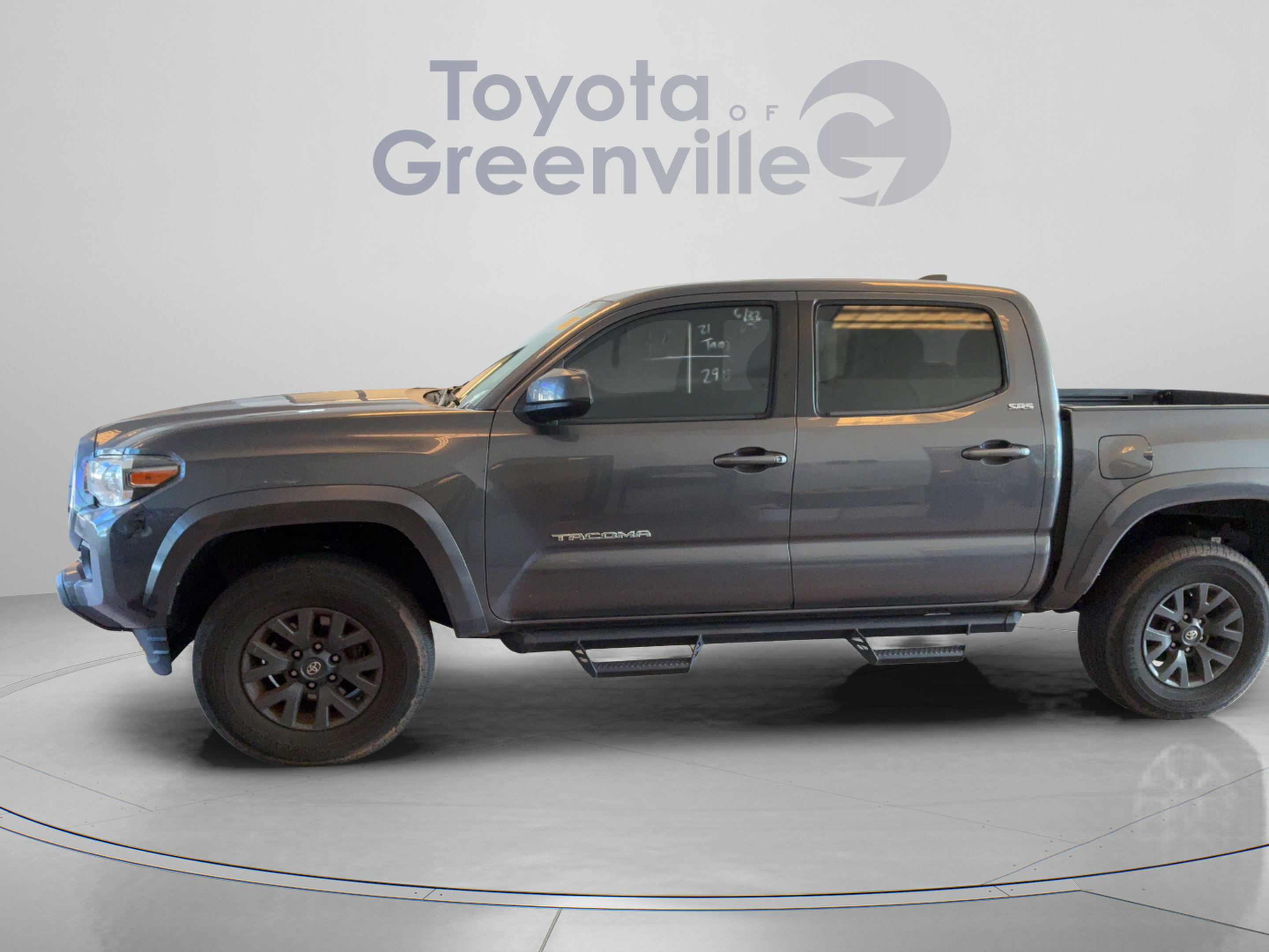 Used 2021 Toyota Tacoma SR5 RWD image 2