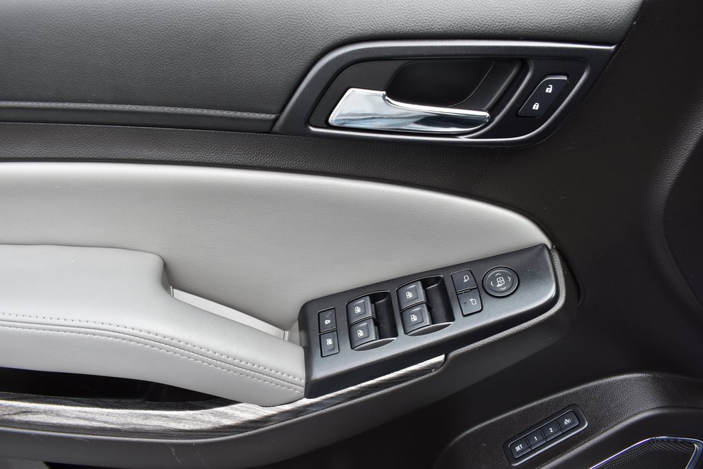 Used 2018 Chevrolet Suburban LT image 12