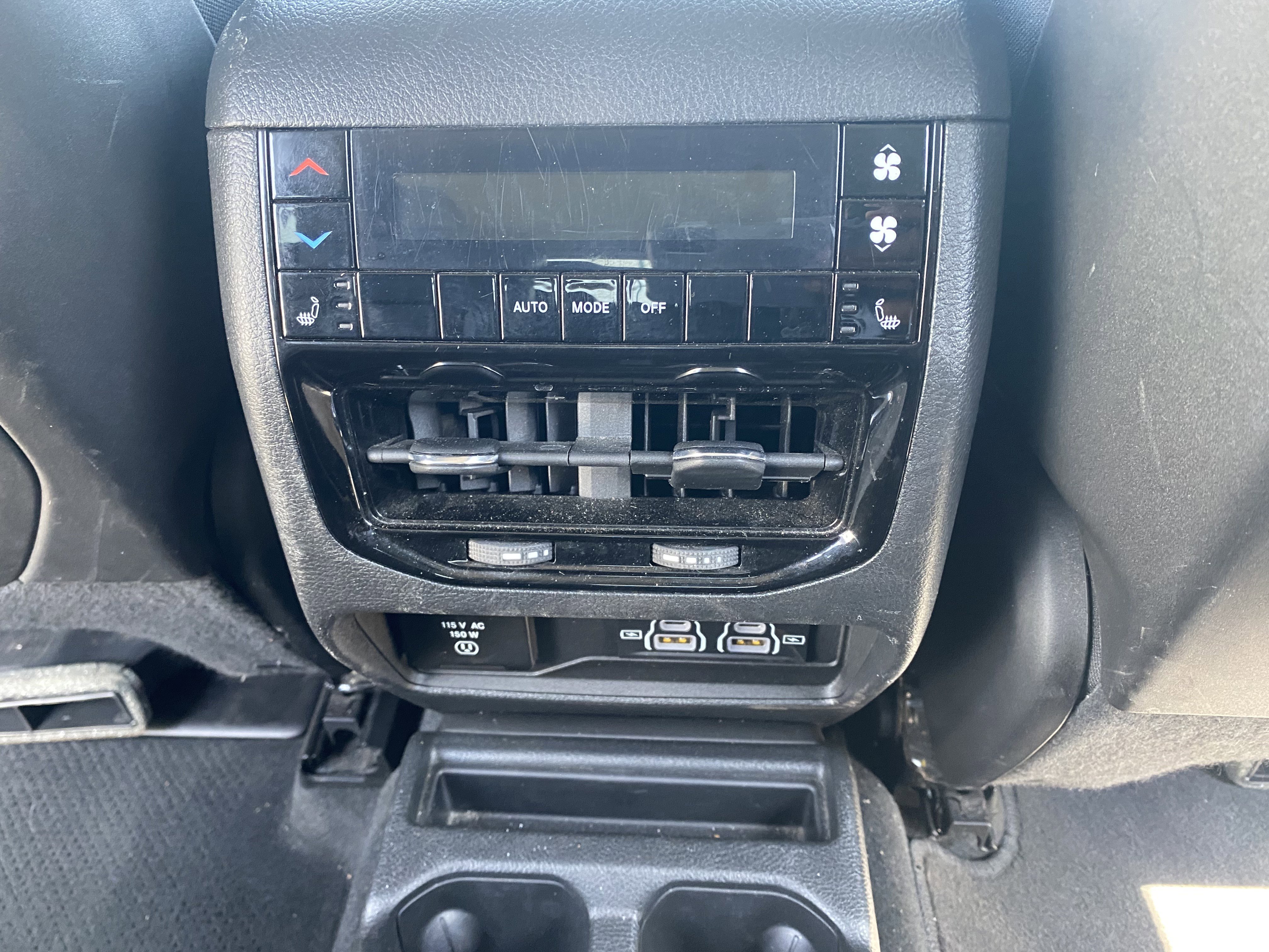 Used 2023 Jeep Grand Cherokee L Limited image 21