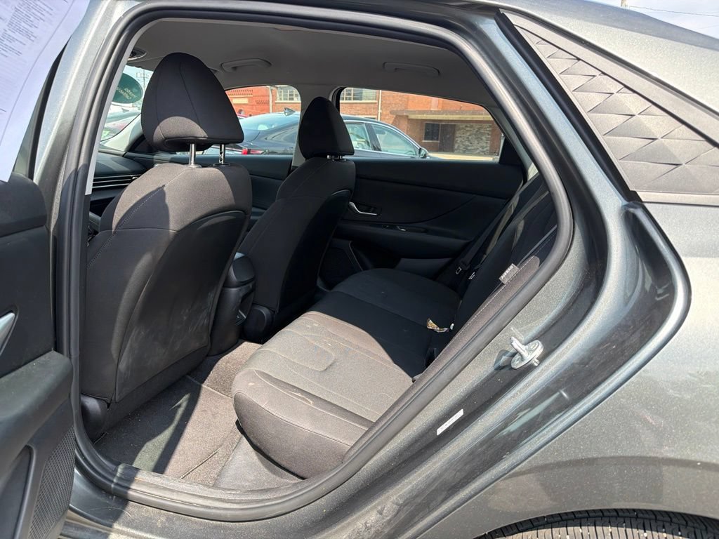 Certified 2025 Hyundai Elantra SE FWD image 15