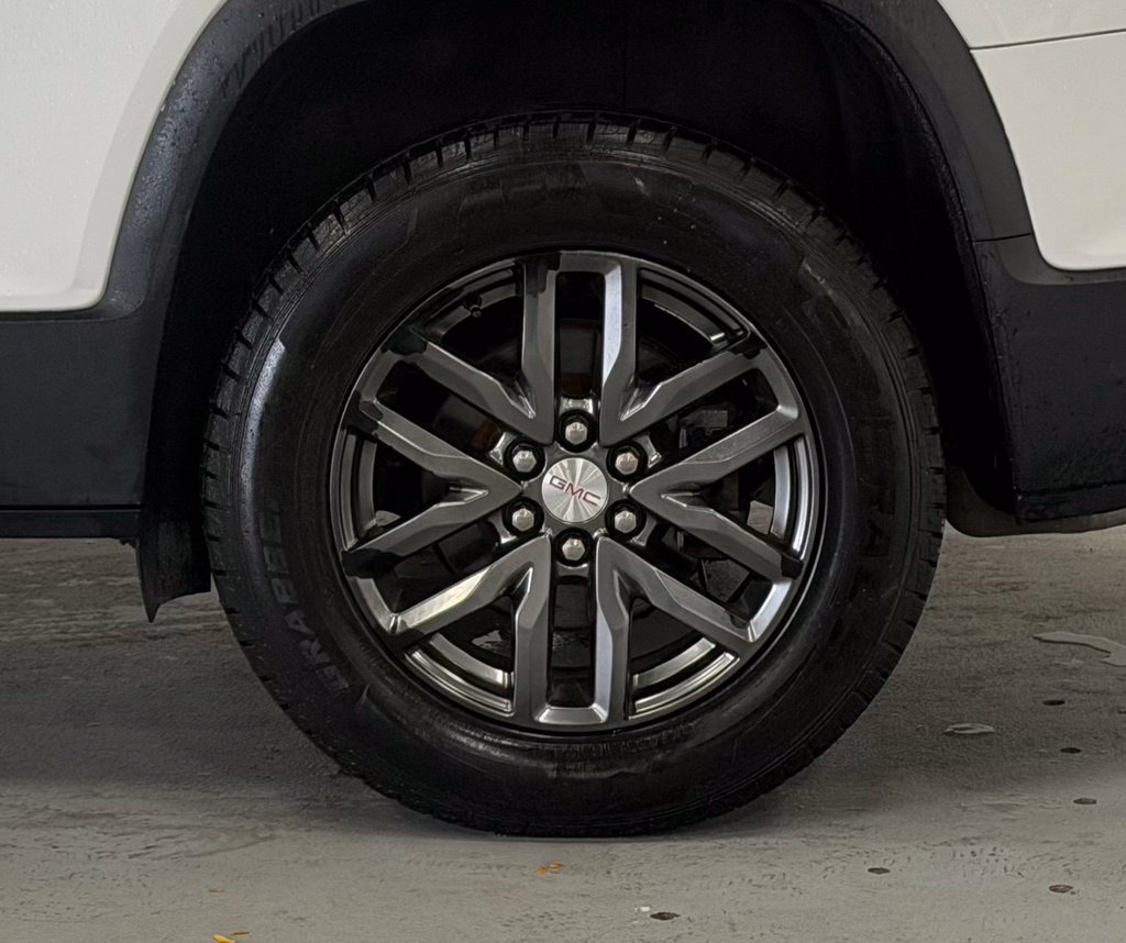 Used 2017 GMC Acadia SLT FWD image 8