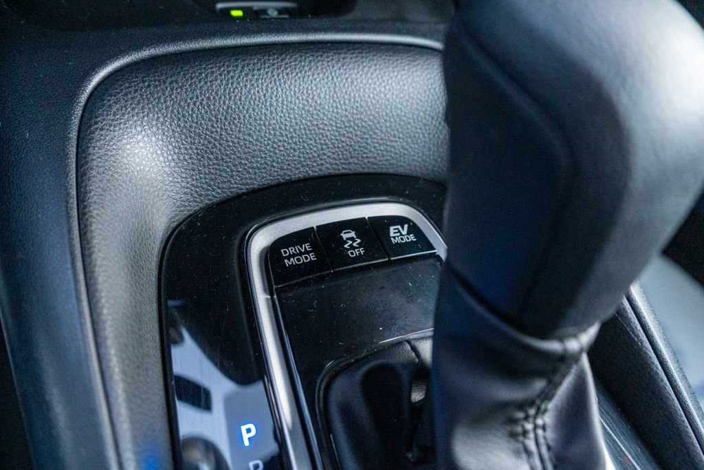 Used 2025 Toyota Corolla LE w/ LE Premium Package image 31