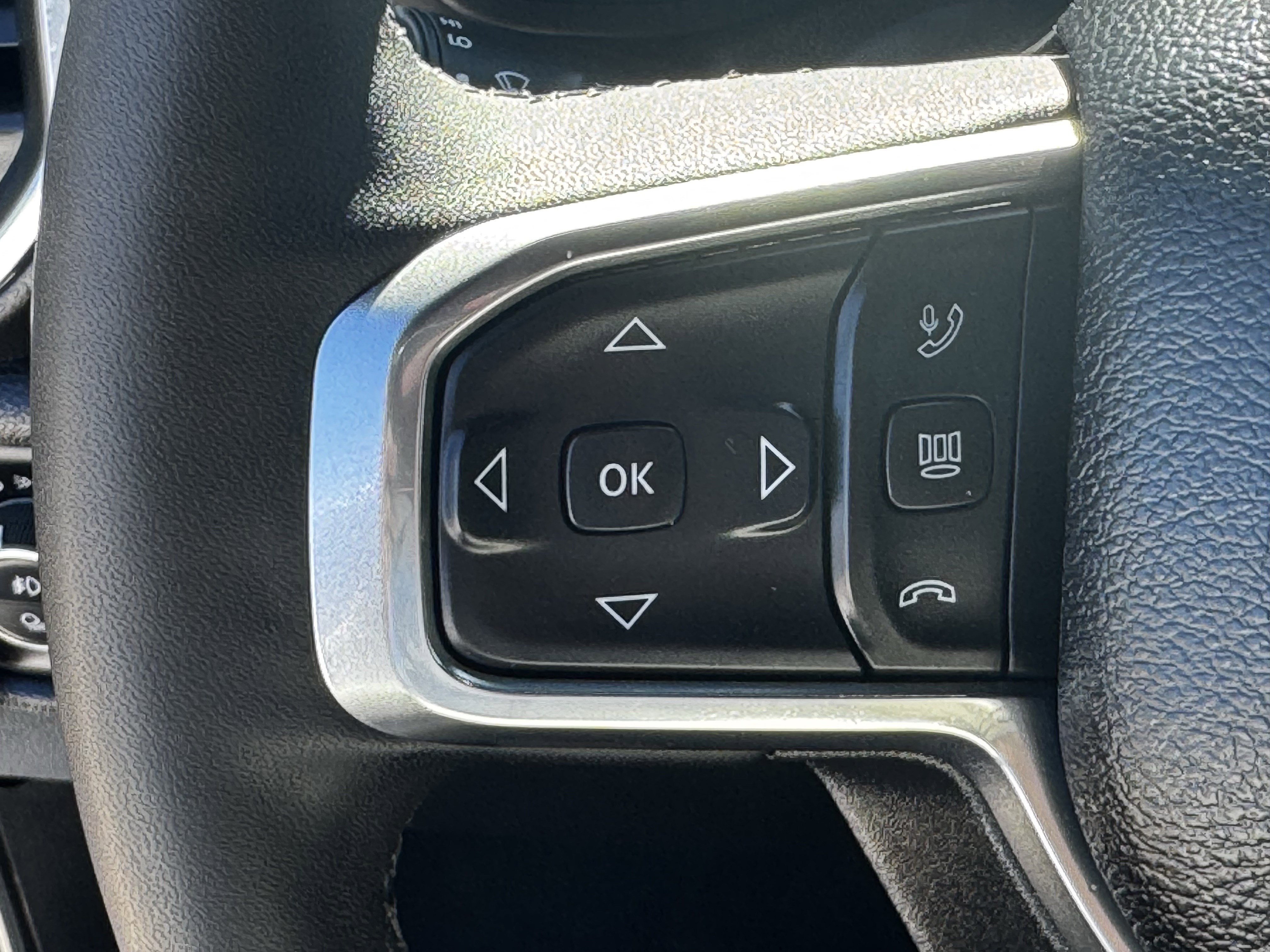 Used 2025 RAM 2500 Laramie image 27