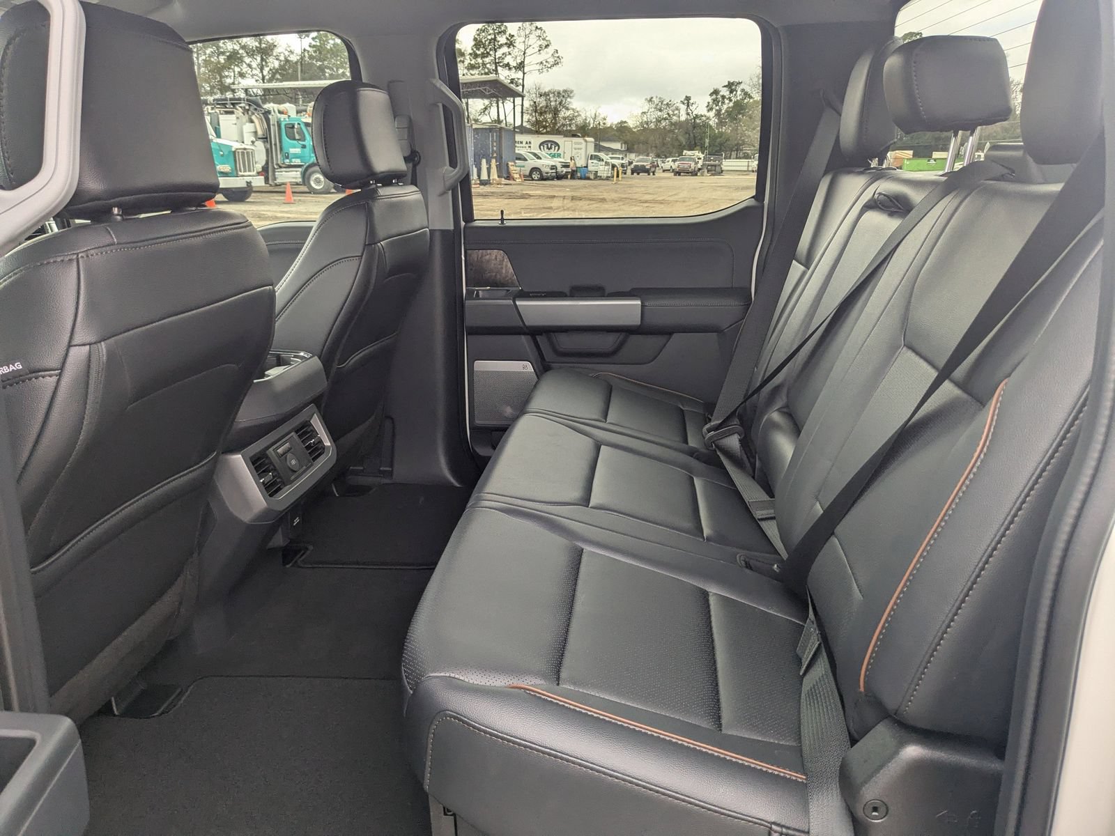 New 2026 Ford F250 Lariat w/ Black Appearance Package AWD/4WD image 14