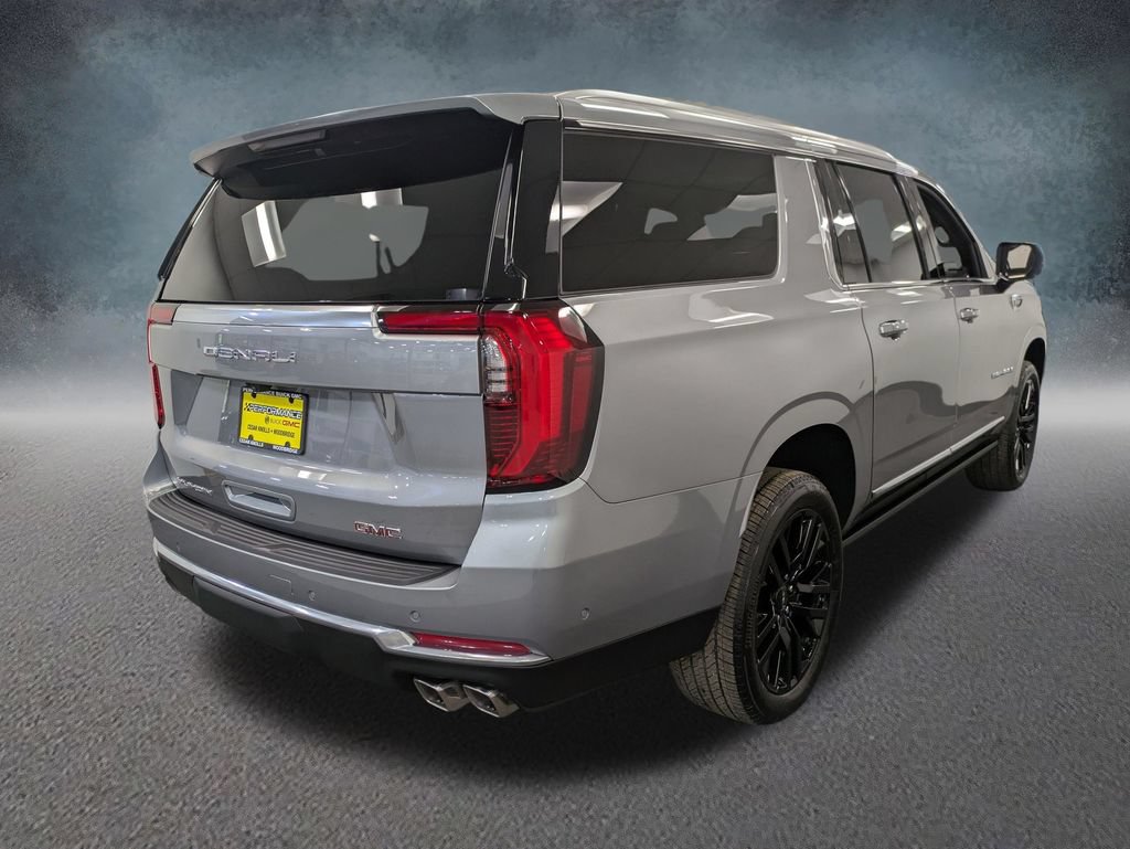 Used 2026 GMC Yukon XL Denali w/ Sun & Power Step Package AWD/4WD image 4