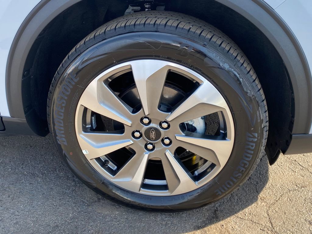 Used 2025 Ford Escape Platinum AWD/4WD image 31