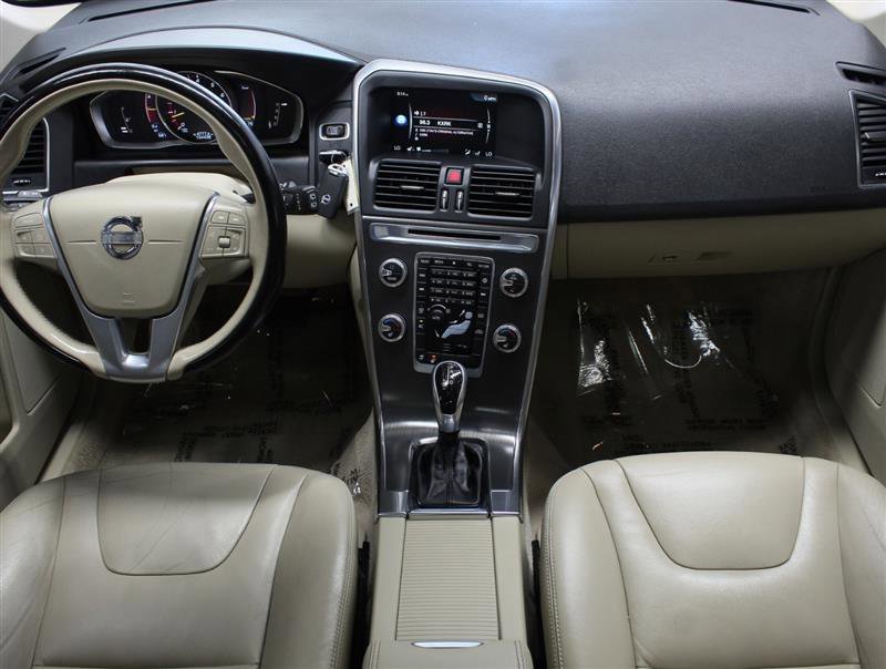 Used 2015 Volvo XC60 T5 image 9