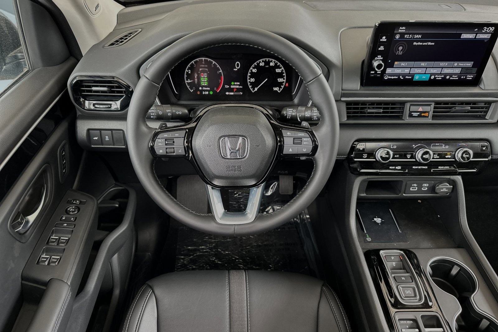 New 2025 Honda Pilot Touring image 23