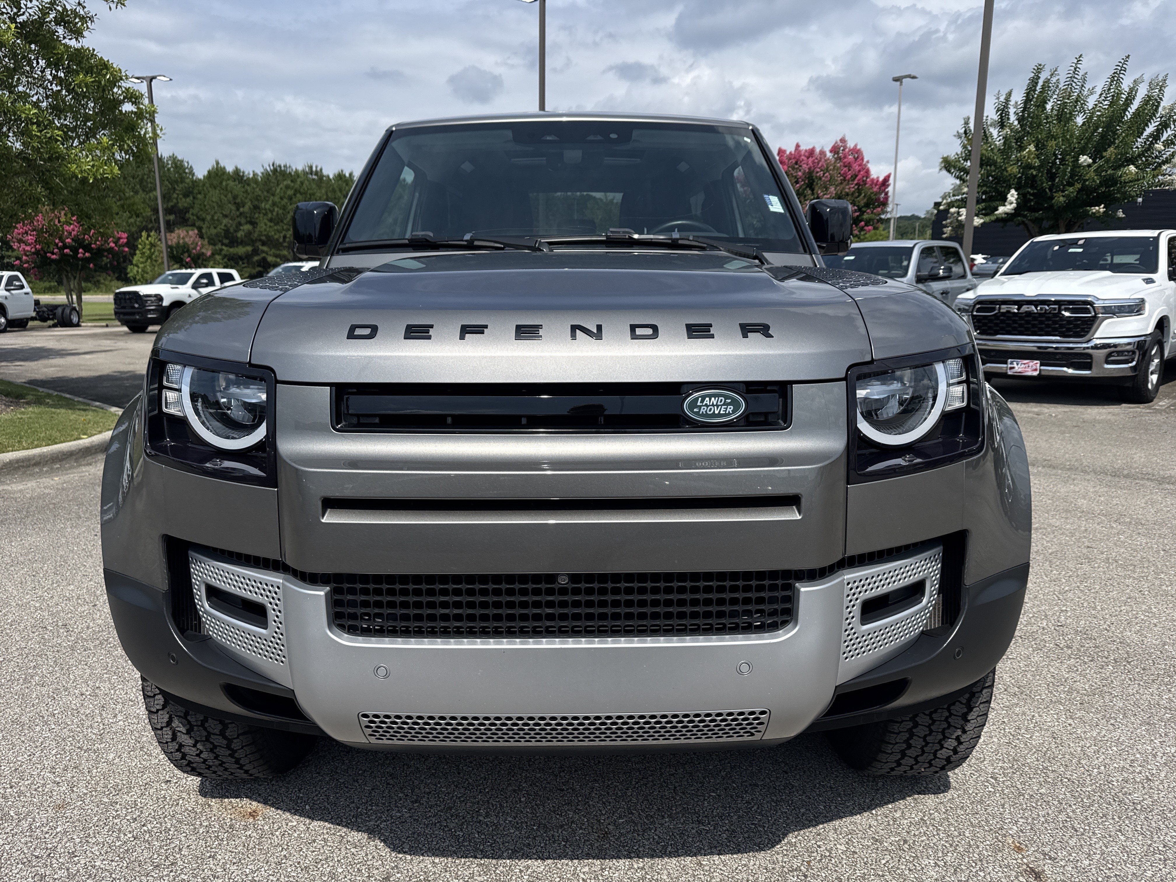 Used 2023 Land Rover Defender 90 S AWD/4WD image 2