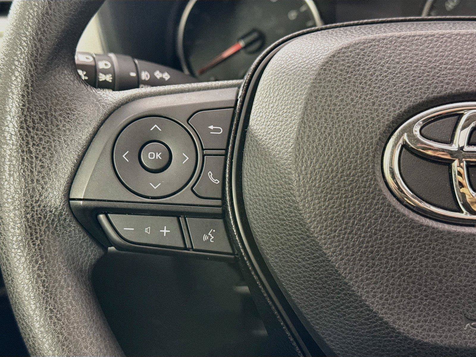 Used 2019 Toyota RAV4 XLE FWD image 16