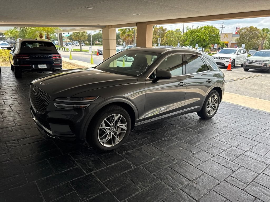 Used 2025 Genesis GV70 2.5T AWD/4WD image 6
