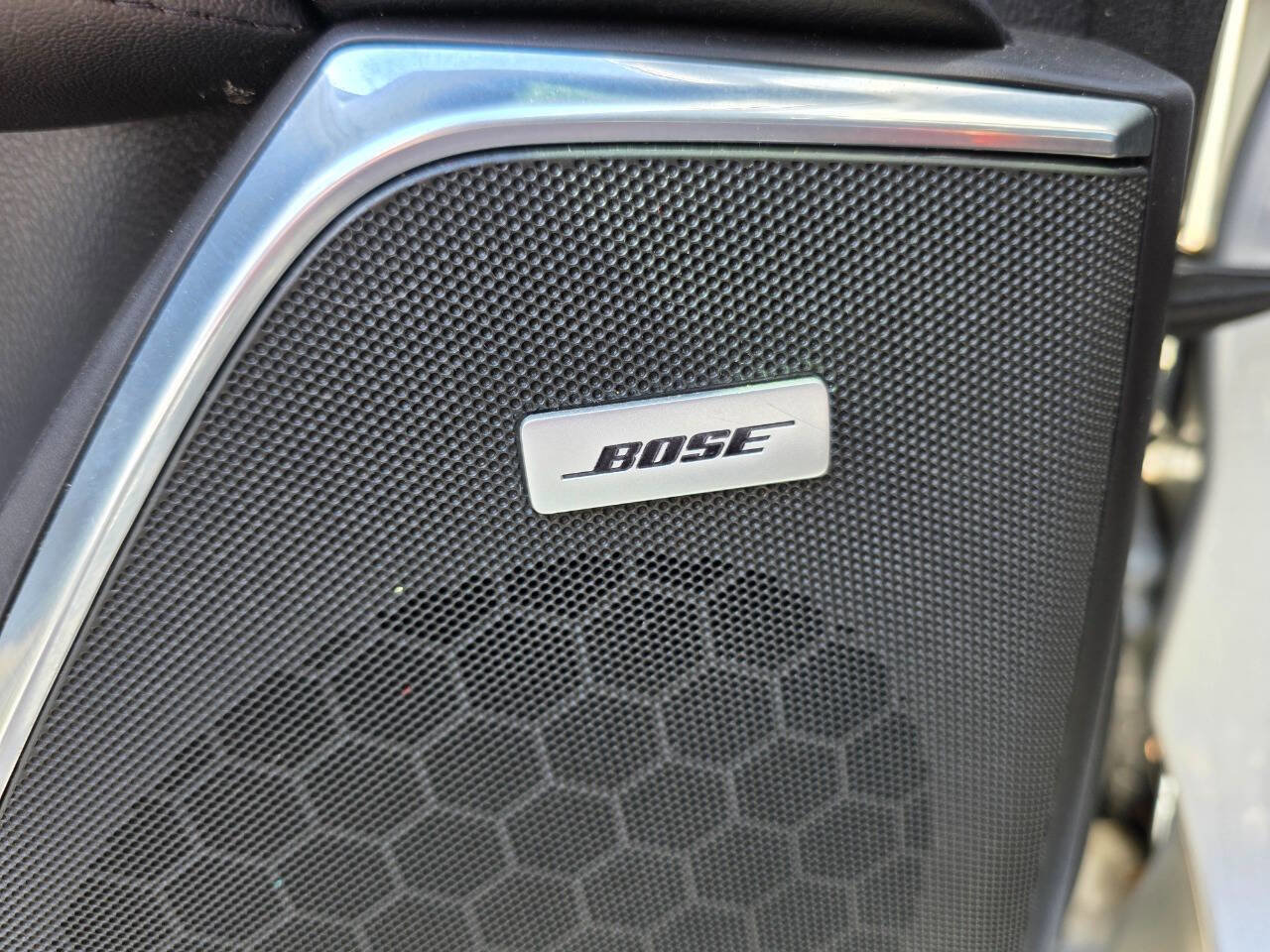 Used 2019 Cadillac Escalade ESV Luxury image 13