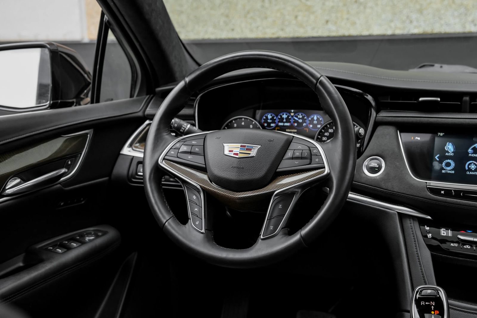 Used 2017 Cadillac XT5 Platinum AWD/4WD image 23