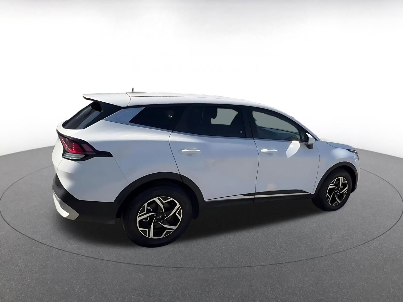 Used 2025 Kia Sportage LX image 15