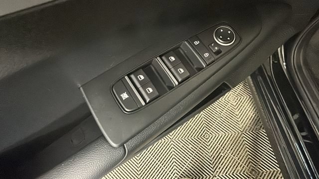 Used 2024 Kia Forte LXS w/ LXS Technology Package FWD image 10