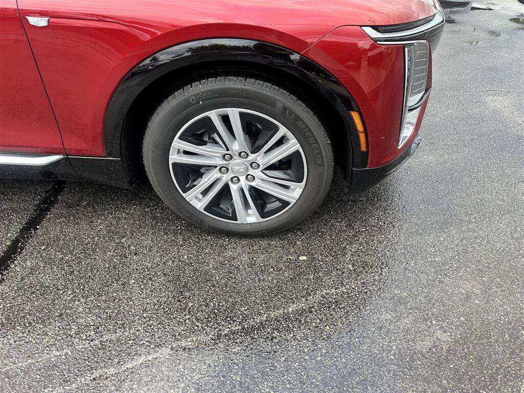 Used 2024 Cadillac Lyriq Tech w/ LPO, Floor Liner Package AWD/4WD image 8