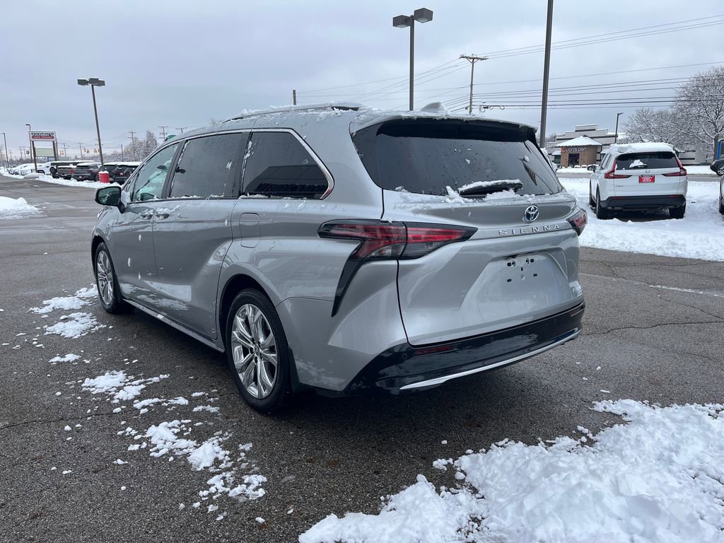 Certified 2024 Toyota Sienna Platinum image 3