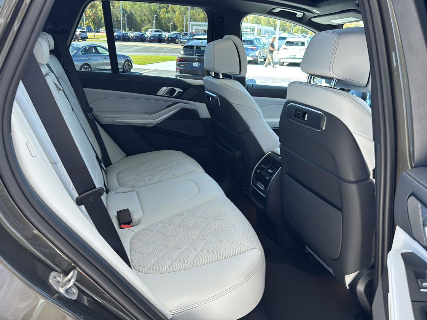New 2026 BMW X5 M60i image 11