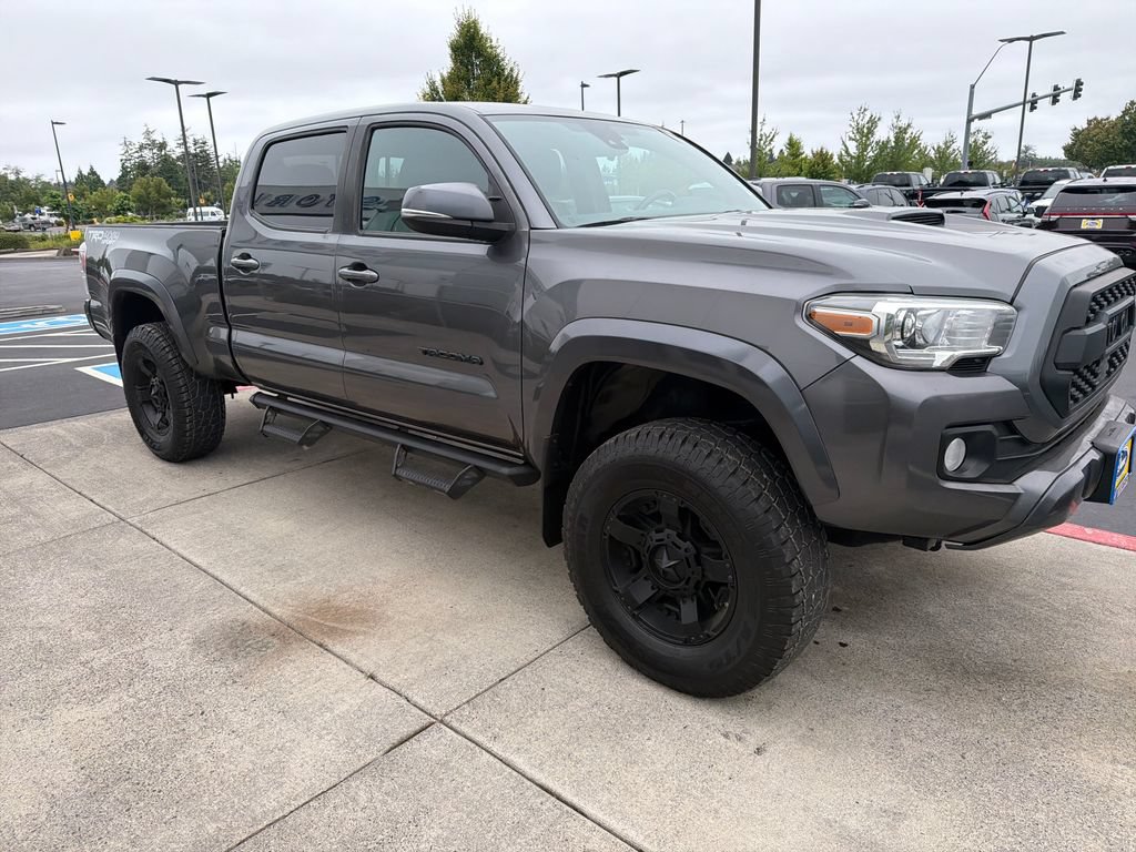 Used 2020 Toyota Tacoma TRD Sport AWD/4WD image 6
