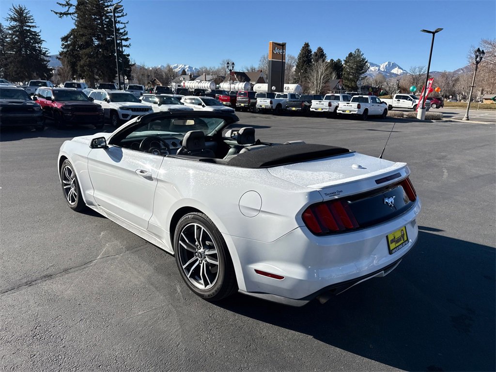 Used 2017 Ford Mustang Premium image 3