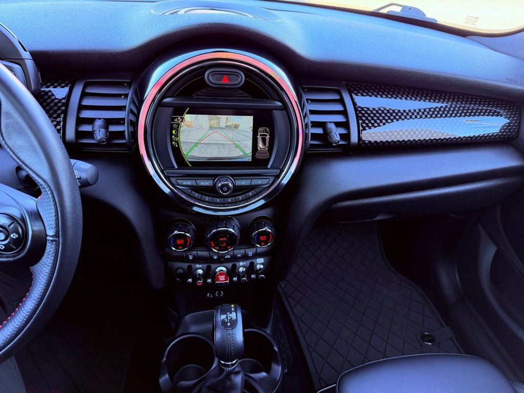 Used 2018 MINI Cooper S image 22