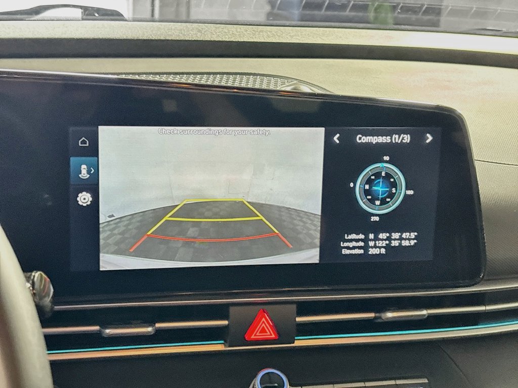 Used 2025 Hyundai Elantra SEL FWD image 17
